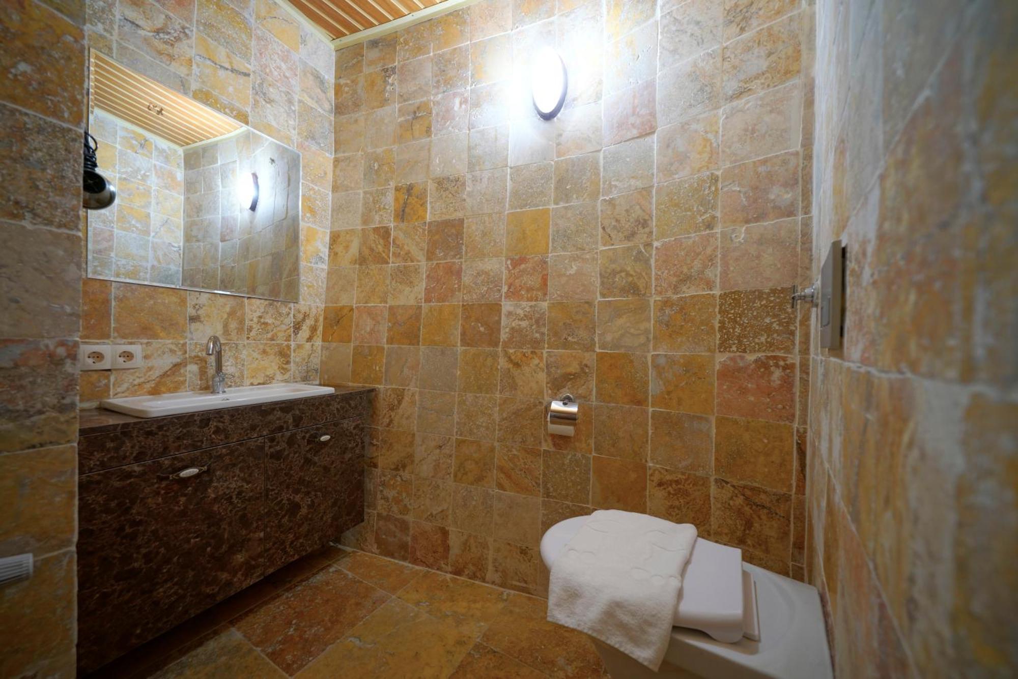Adelya Cave 2* גורמה